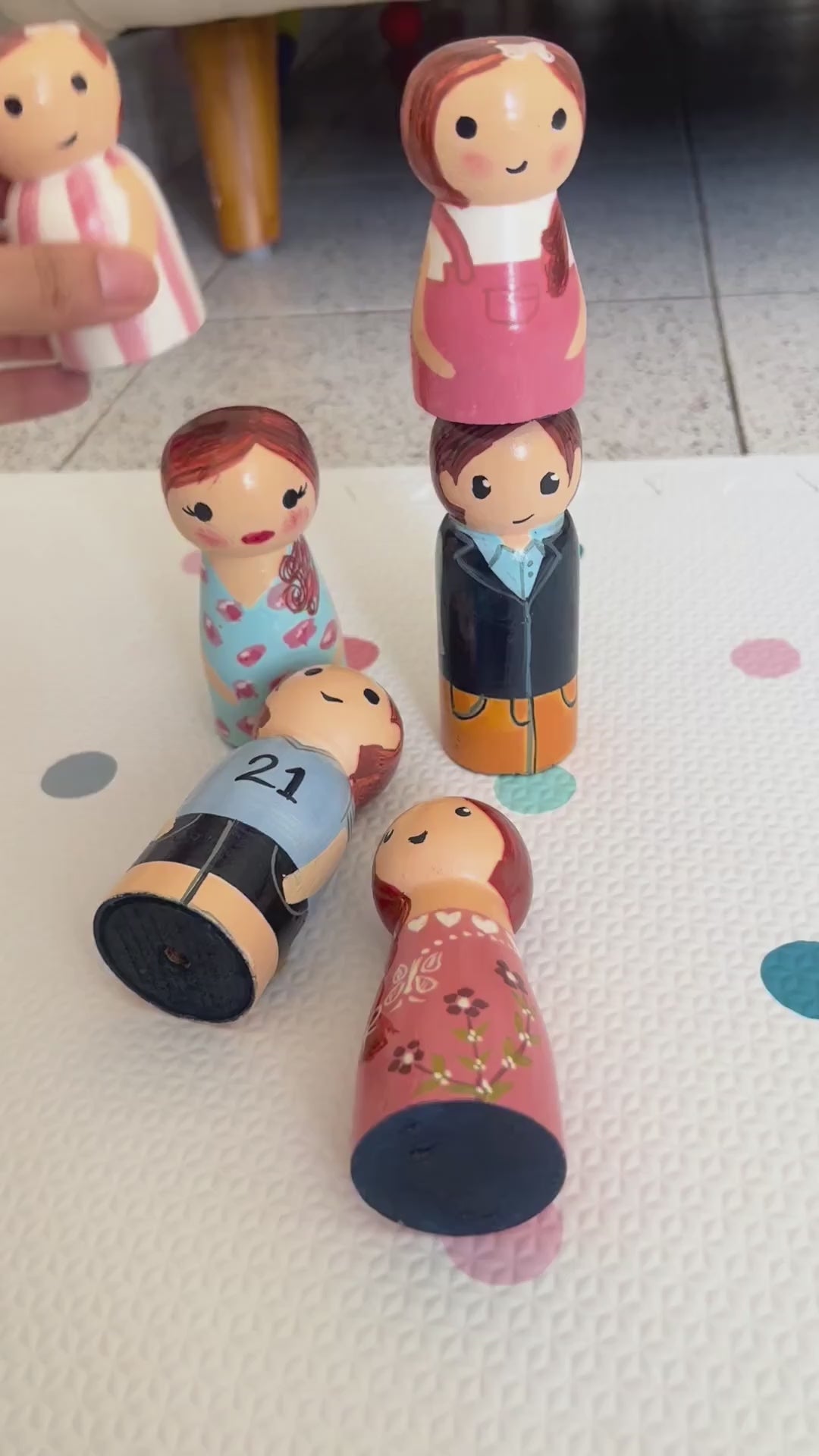 Wooden Family Peg Doll Set | Montessori Pretend Play Toy – Beam Beam